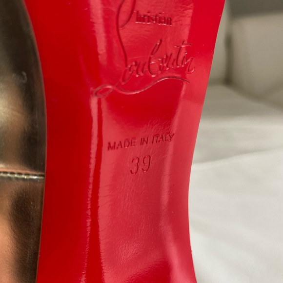 NEW Christian Louboutin gold pumps - Picture 3 of 3